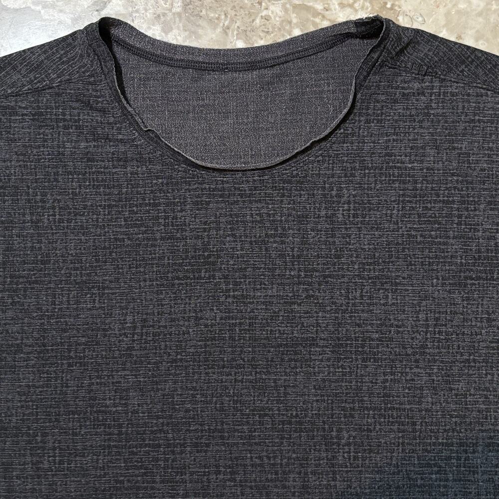 Lululemon Shirt Mens XL Black Grey Short Sleeve Crew Lightweight Gym Running